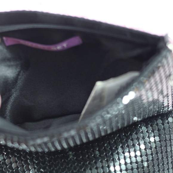 Smart Set Beaded Wristlet - Picture 3 of 6